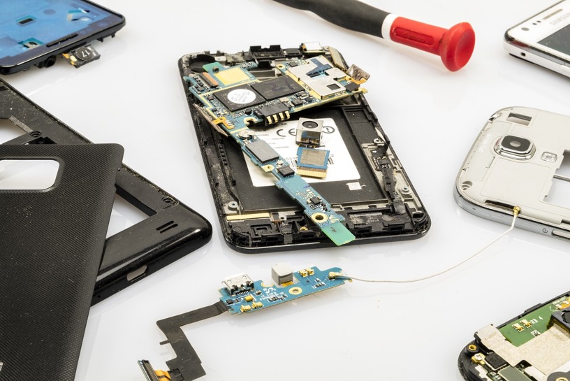 Repairing smartphones
